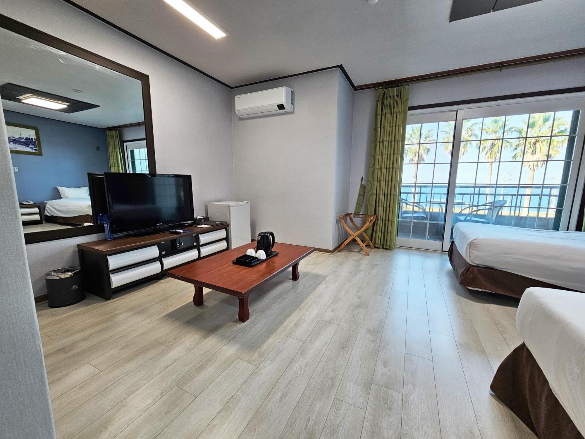 Sea Cliff Hotel Jeju Exterior foto